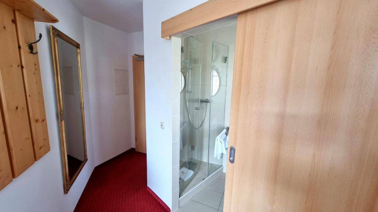 Burgthann Hotel Gasthof Weisser Loewe מראה חיצוני תמונה