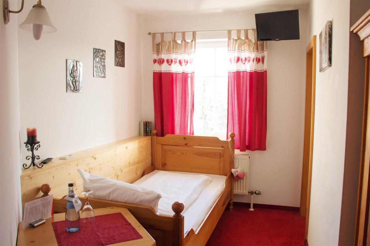 Burgthann Hotel Gasthof Weisser Loewe מראה חיצוני תמונה