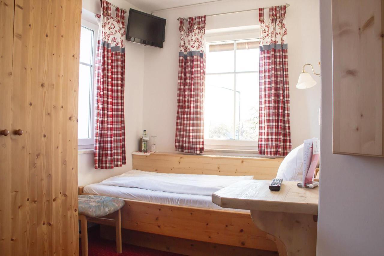 Burgthann Hotel Gasthof Weisser Loewe מראה חיצוני תמונה