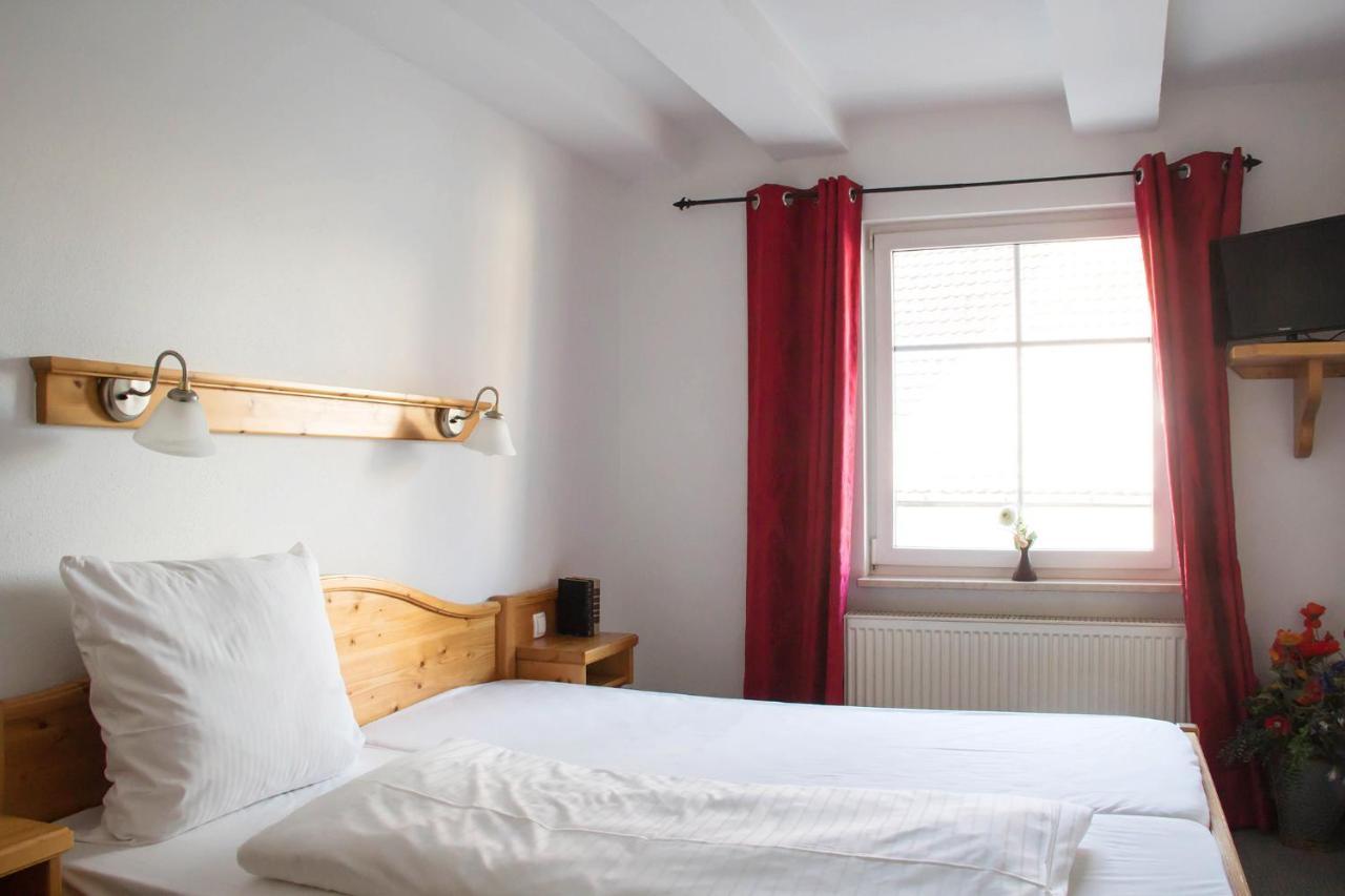 Burgthann Hotel Gasthof Weisser Loewe מראה חיצוני תמונה