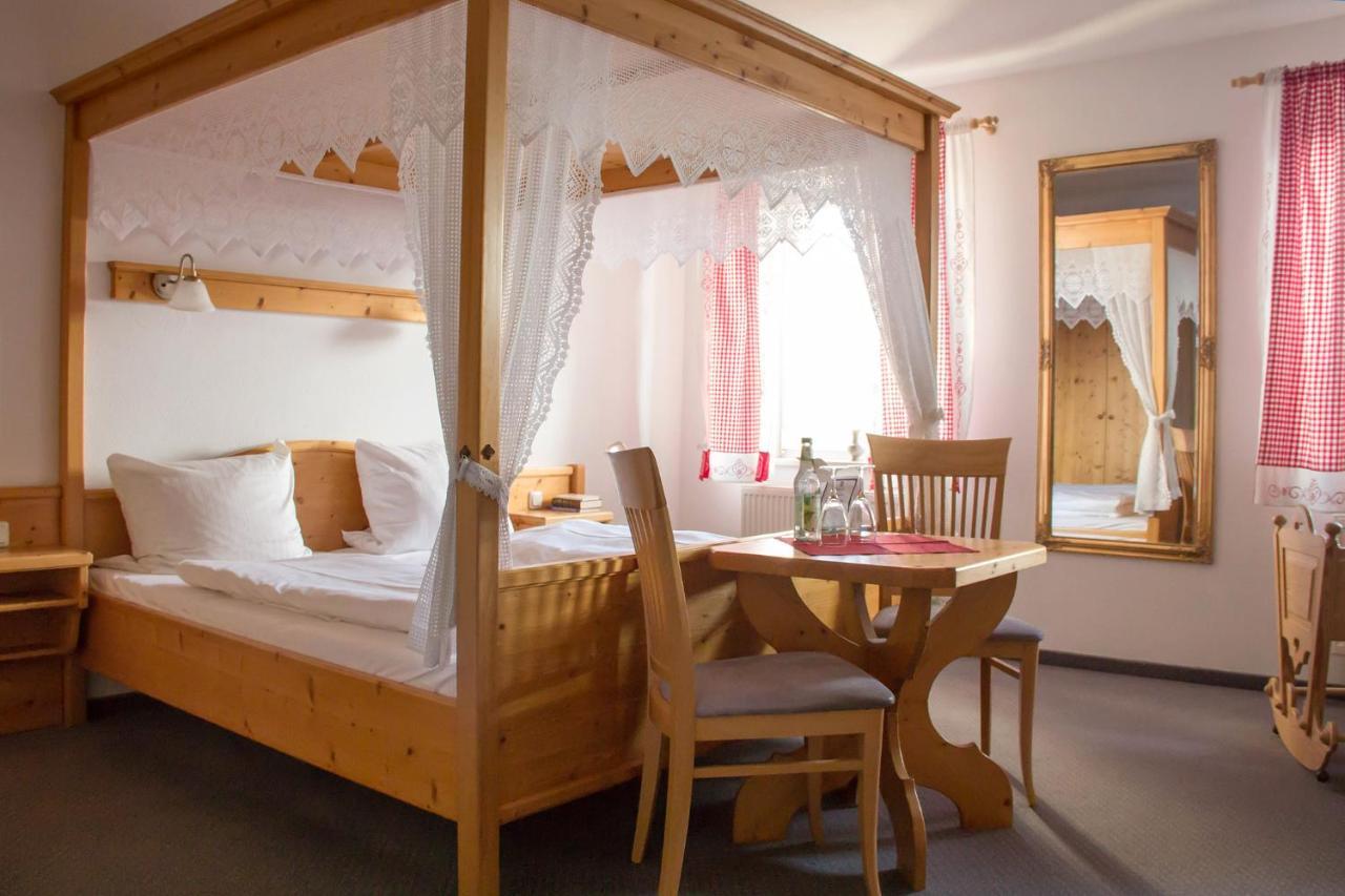 Burgthann Hotel Gasthof Weisser Loewe מראה חיצוני תמונה